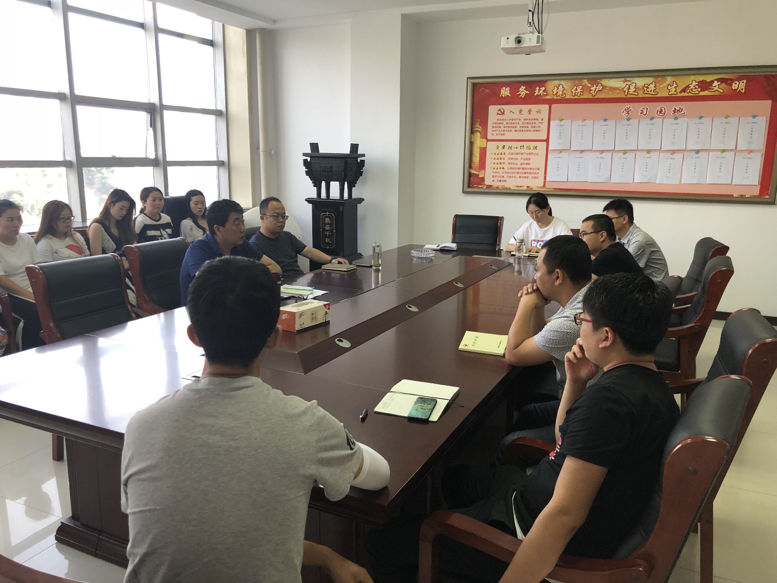 8.27榆林分公司組織開展環(huán)保市場營銷知識培訓.jpg