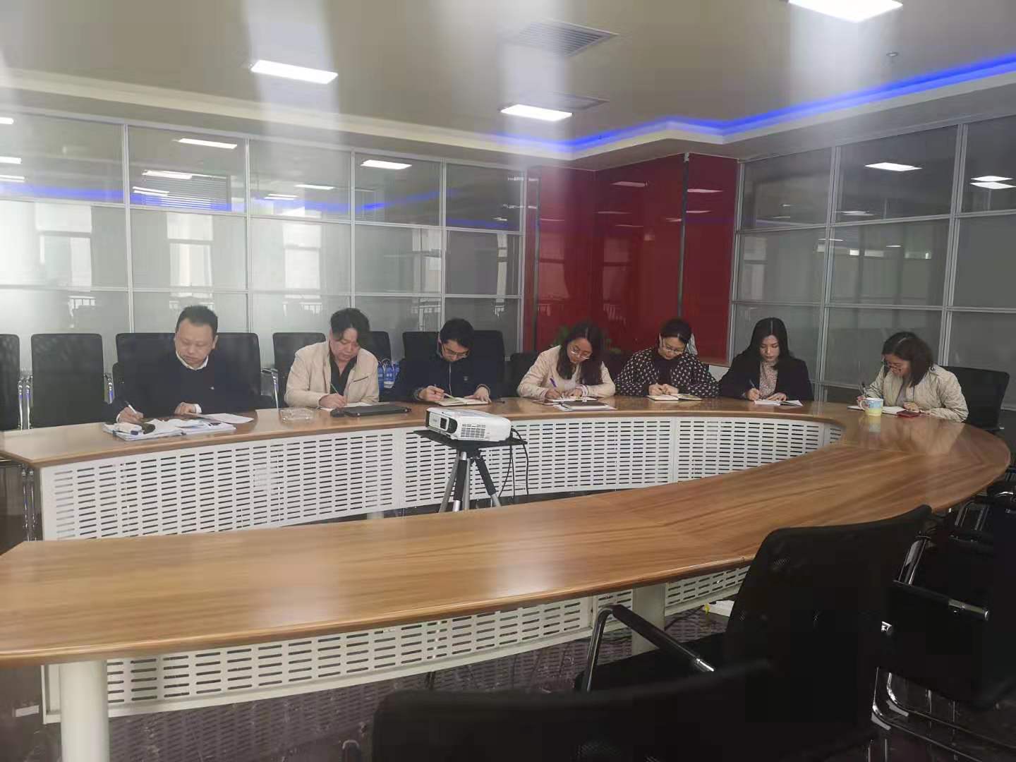 20190318通訊稿-研究院公司進一步開展違規(guī)收受禮金整治工作.jpg