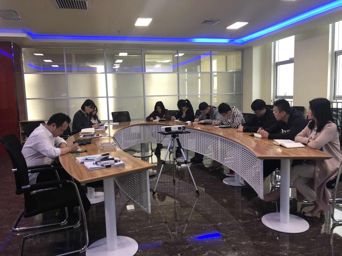 20190411通訊稿-研究院公司組織學(xué)習(xí)“三秦楷模”先進(jìn)事跡.jpg