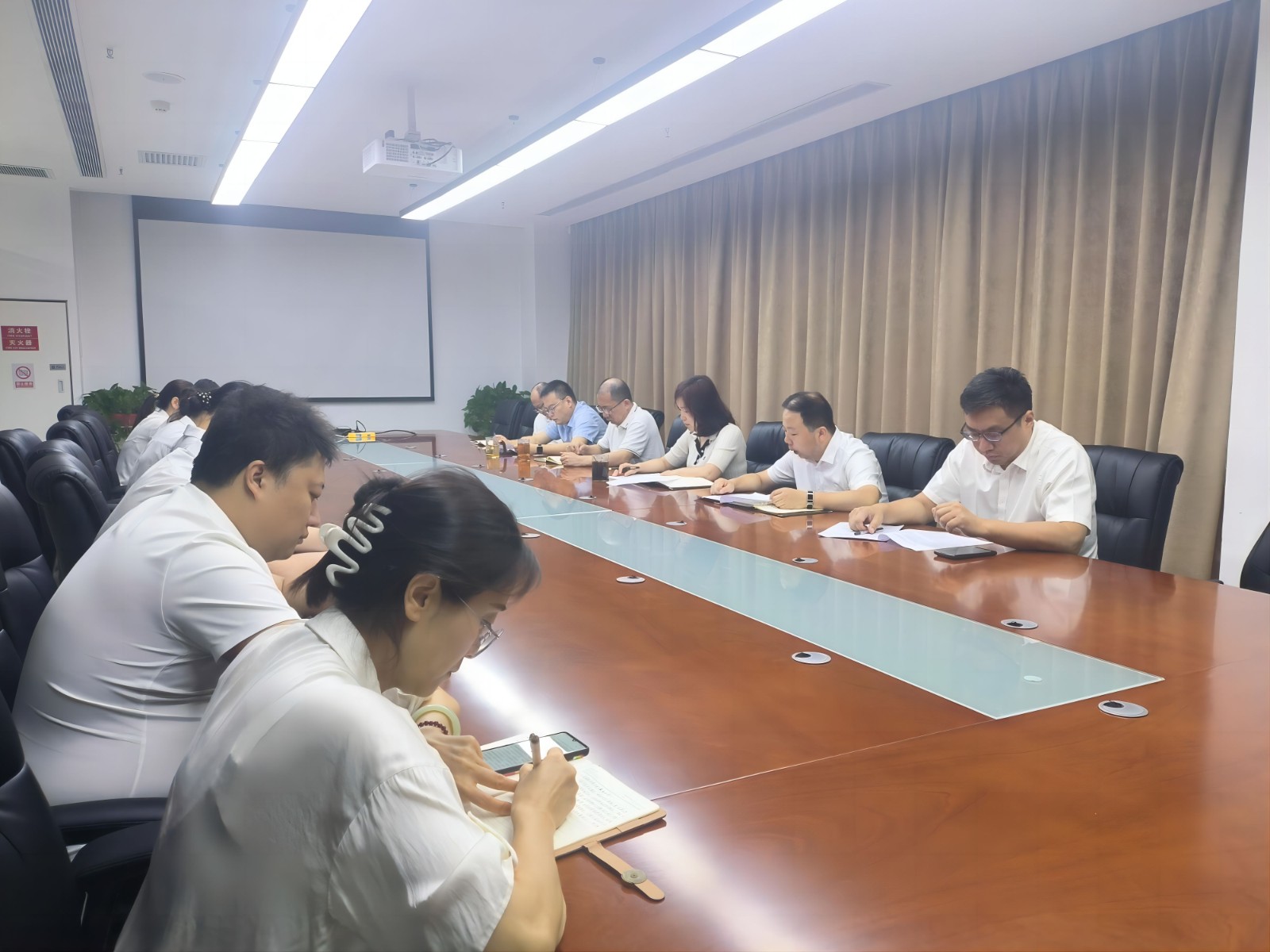 【智信公司召開傳達(dá)學(xué)習(xí)集團(tuán)“三個(gè)年”活動推進(jìn)會精神專題會議】.jpg